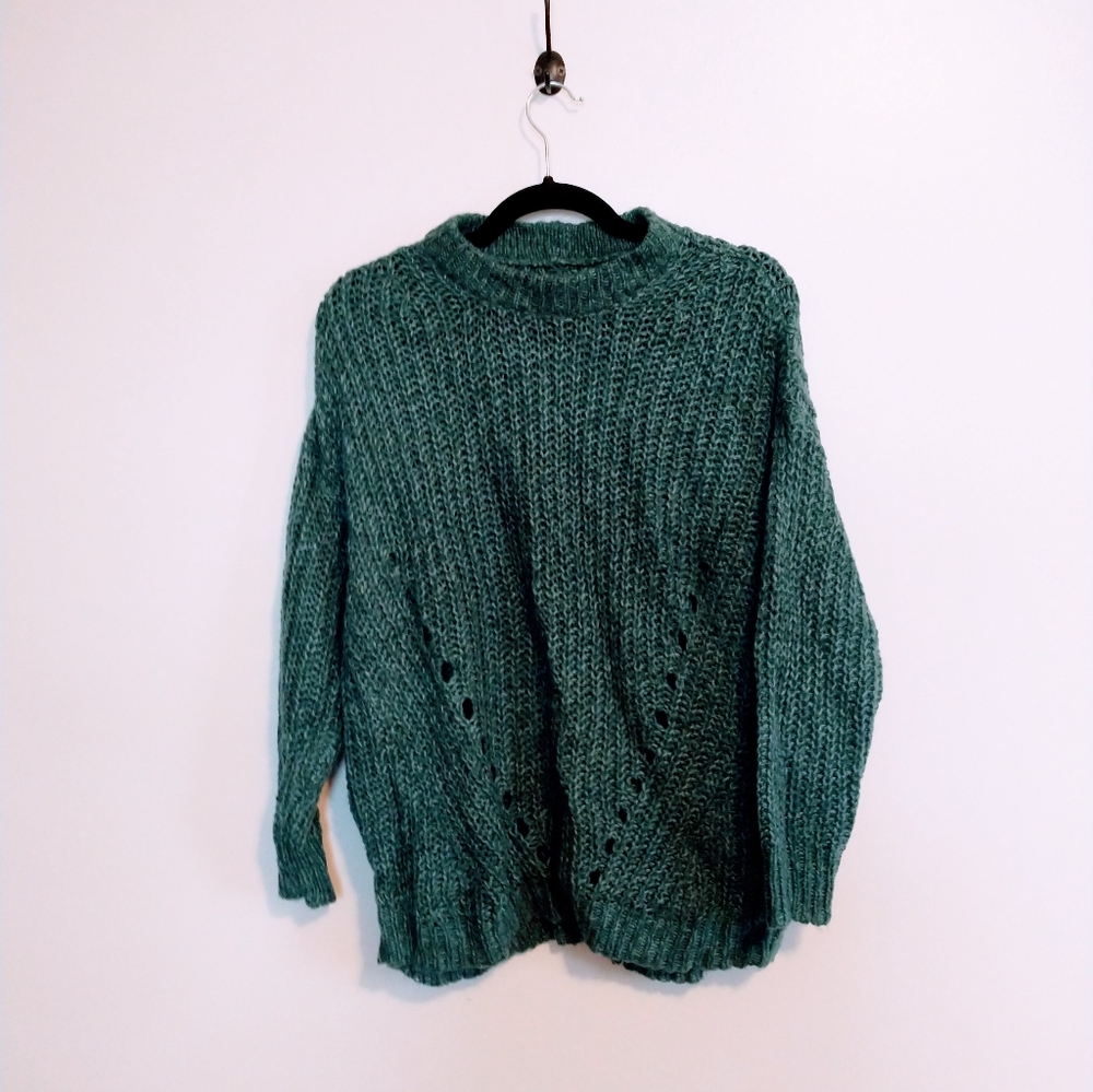 American eagle green cable knit soft sweater, stretchy size xs